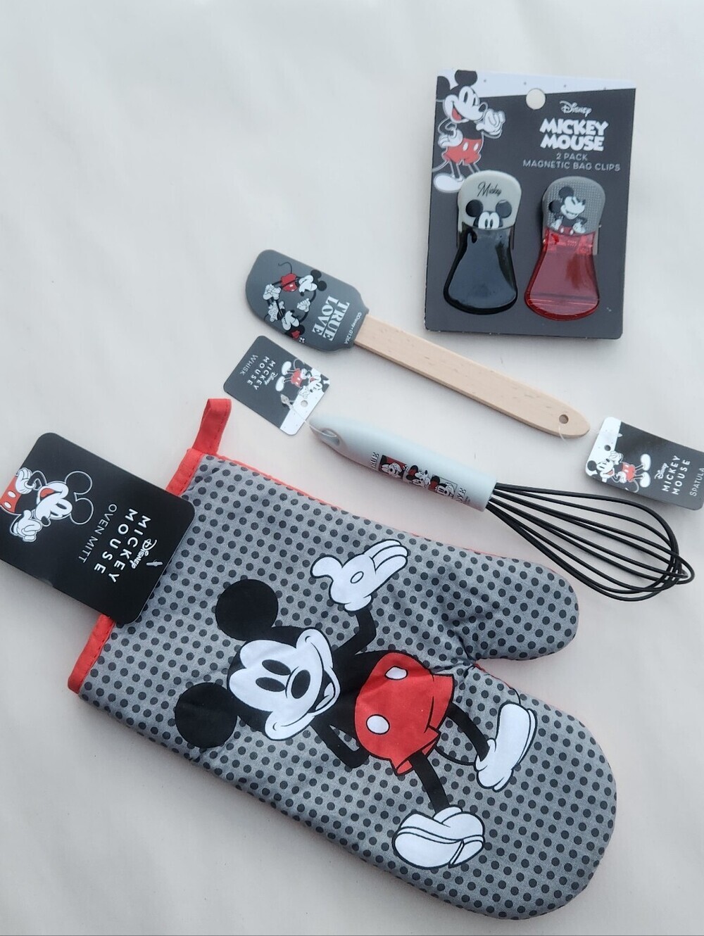 NWT Disney Mickey Mouse 4-Piece Baking Set
